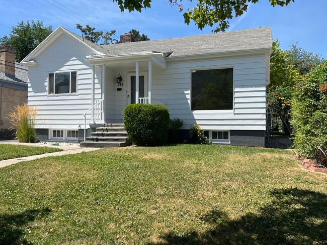 Building Photo - 257 N 500 E