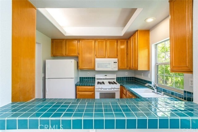 Building Photo - 1002 S Rossano Way
