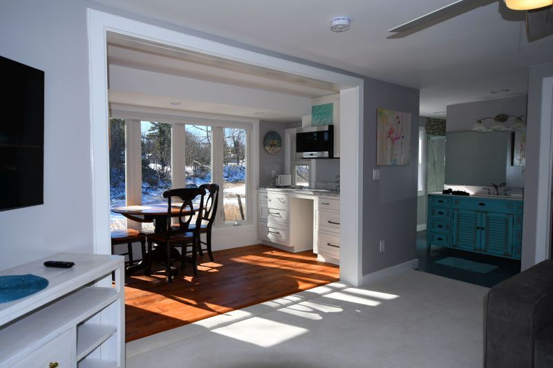 Building Photo - 10 Windward Ln