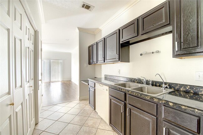 Building Photo - 2023 Gentryside Dr