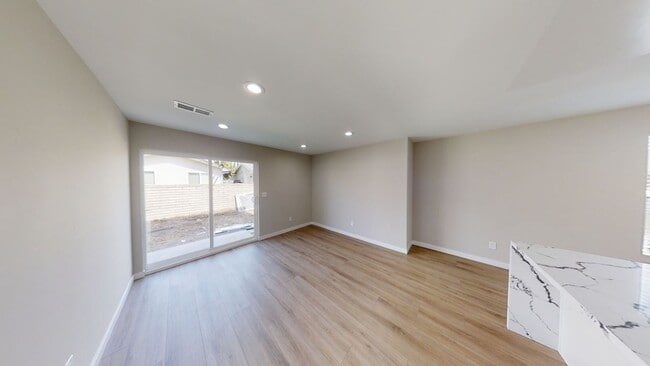 Building Photo - NEW (2022) 4BD/2BA