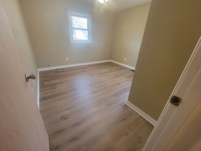 Building Photo - 2 Bedroom, 1 Bath Home Now Available for Rent!