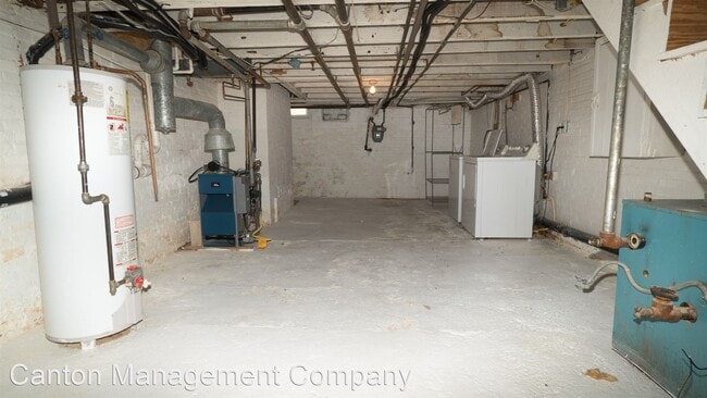 Building Photo - 3 br, 1.5 bath House - 1826 E. Lombard St.