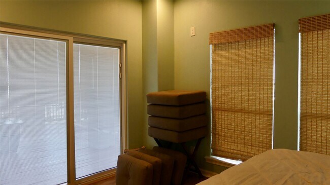 Building Photo - 58 Lakeside Dr