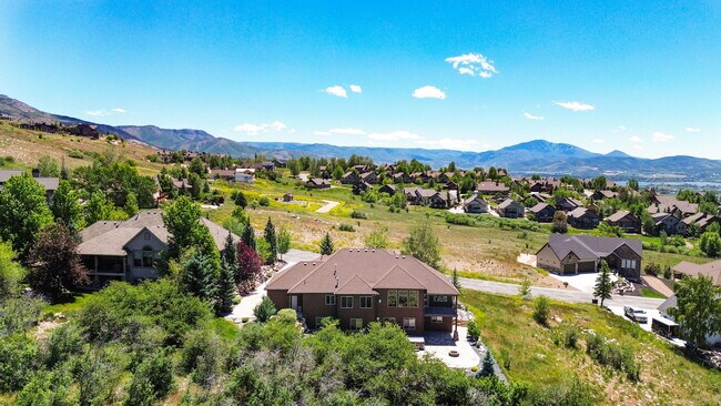 Building Photo - 3573 N Elkview Dr