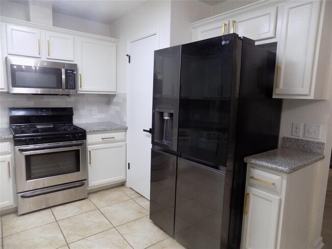 Building Photo - 805 Jasmine Trail