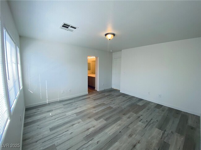 Building Photo - 6736 Twisted Wood Dr