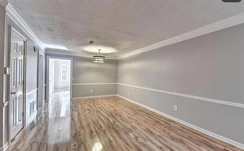 Building Photo - 871 Lenox Oaks Cir NE
