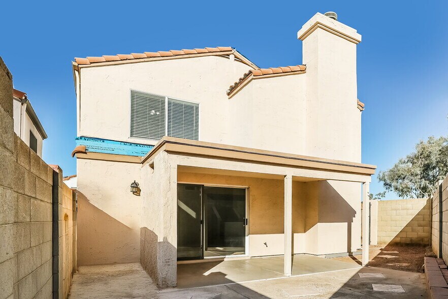 Building Photo - 2345 E Gelding Dr