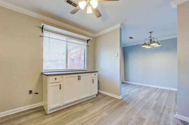 Building Photo - 8042 Nova Ct