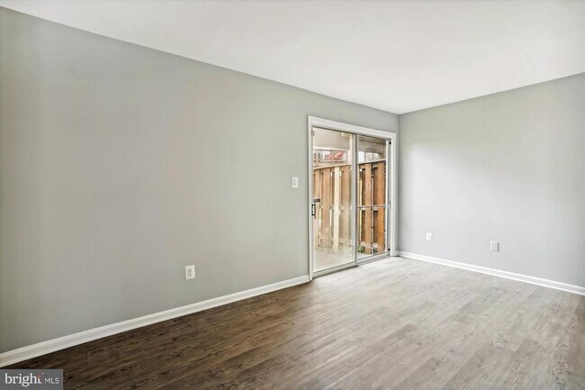 Building Photo - 10901 Postern Ct