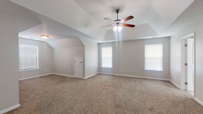 Building Photo - 4004 Ellington Dr