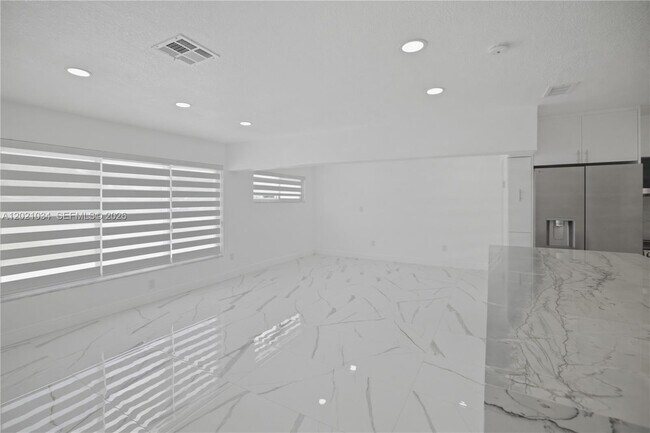 Building Photo - 7051 SW 29th St