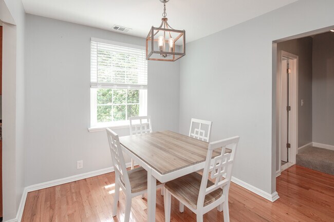 Building Photo - 3281 S Stafford St