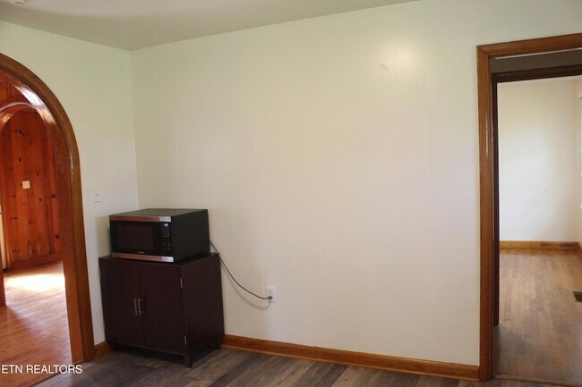 Building Photo - 112 McMahan Rd