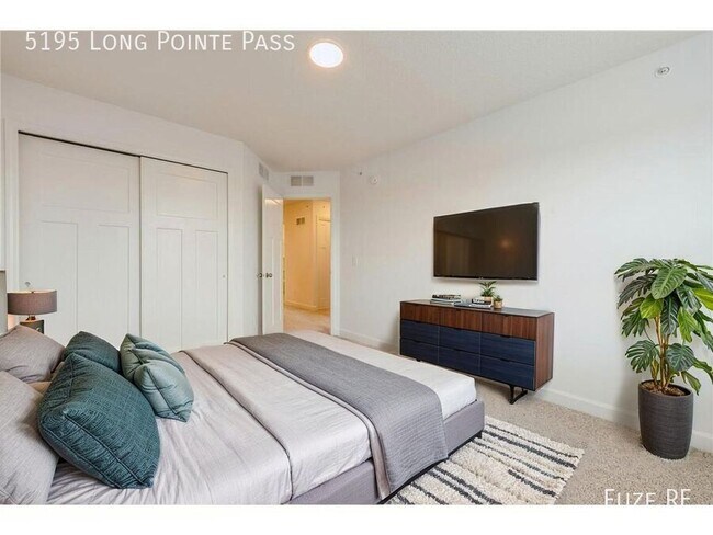 Building Photo - 5195 Long Pointe Pass