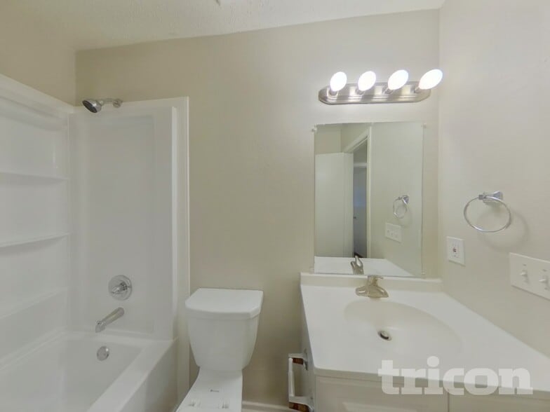 Building Photo - 717 Marlow Pl