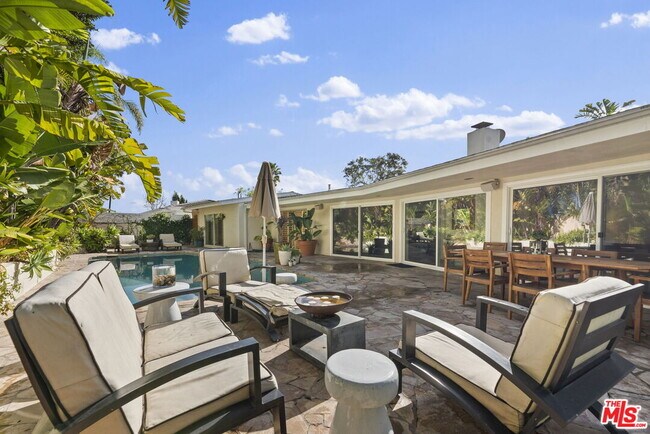 Building Photo - 8405 Edwin Dr