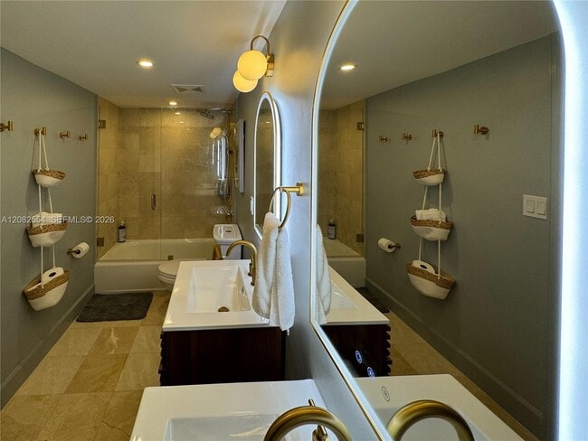 Building Photo - 6917 Collins Ave