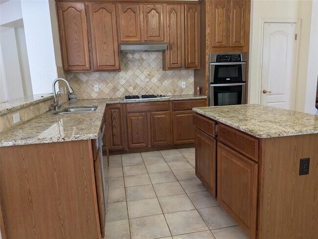 Building Photo - 9910 Jasmine Creek Dr