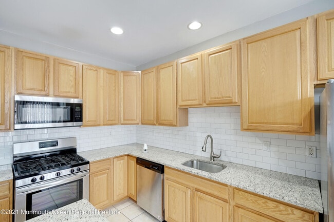 Building Photo - 44 Smock Ct