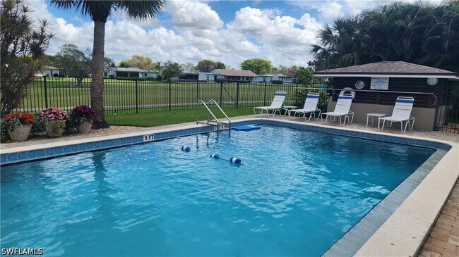 Building Photo - 3645 Boca Ciega Dr