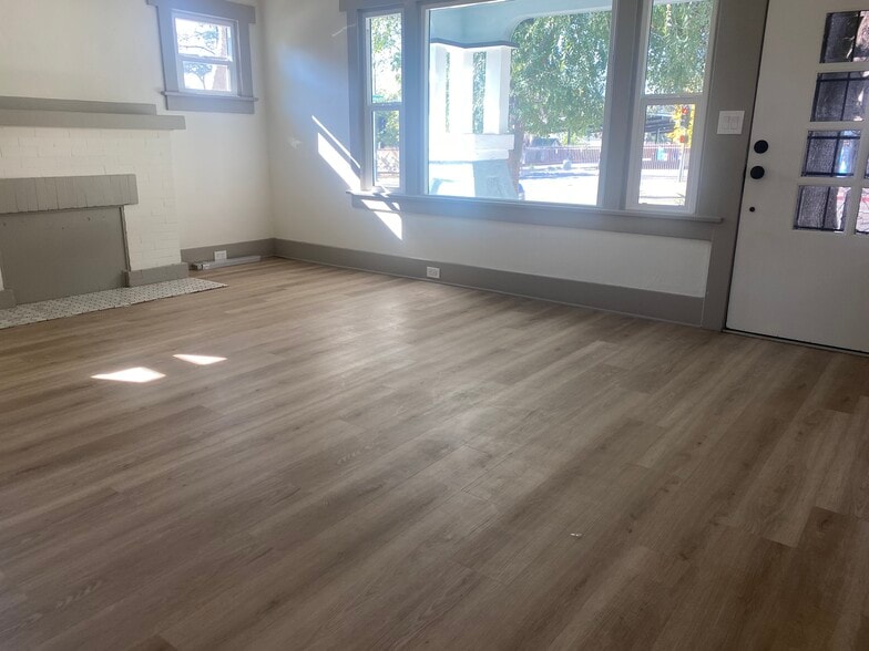 Building Photo - 1826 Lincoln Ave