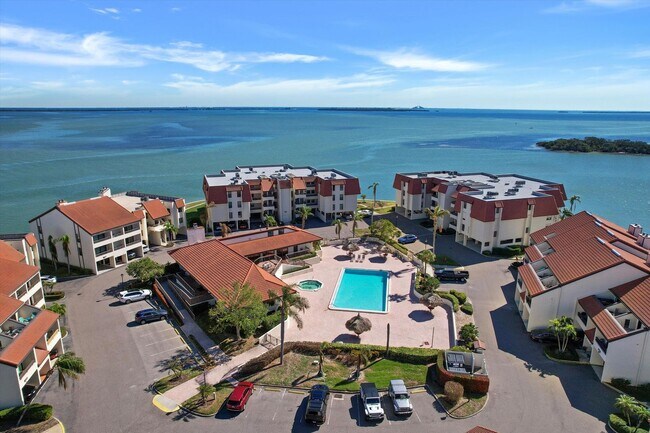 Building Photo - Gorgeous Updated Tierra Verde Annual Unfurnished Waterfront Condo 2/2 w/Garage