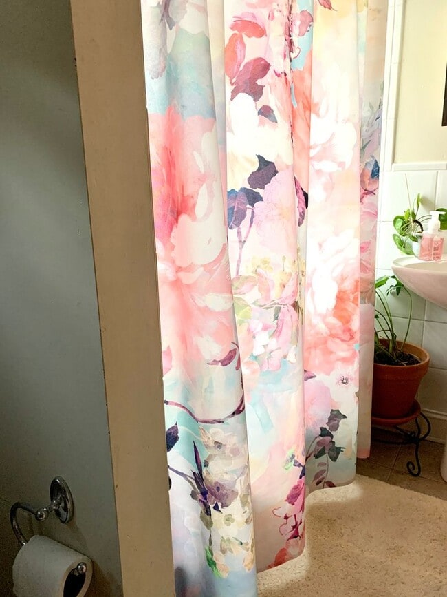 Building Photo - 629 Catharine St