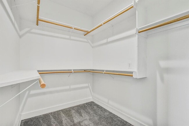 Building Photo - 109 Les Ln