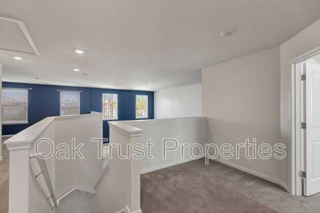 Building Photo - 703 Hilchot Dr