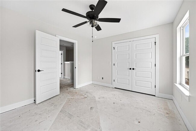 Building Photo - 1441 S Yampa Bnd