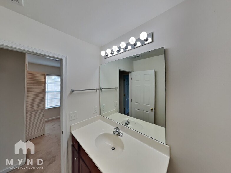 Building Photo - 2307 Crosscut Dr