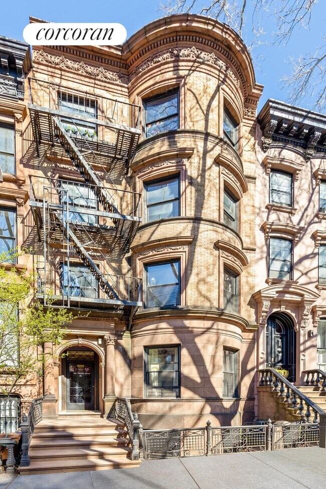 Building Photo - 31 S Portland Ave