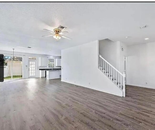 Building Photo - 8052 Murano Cir