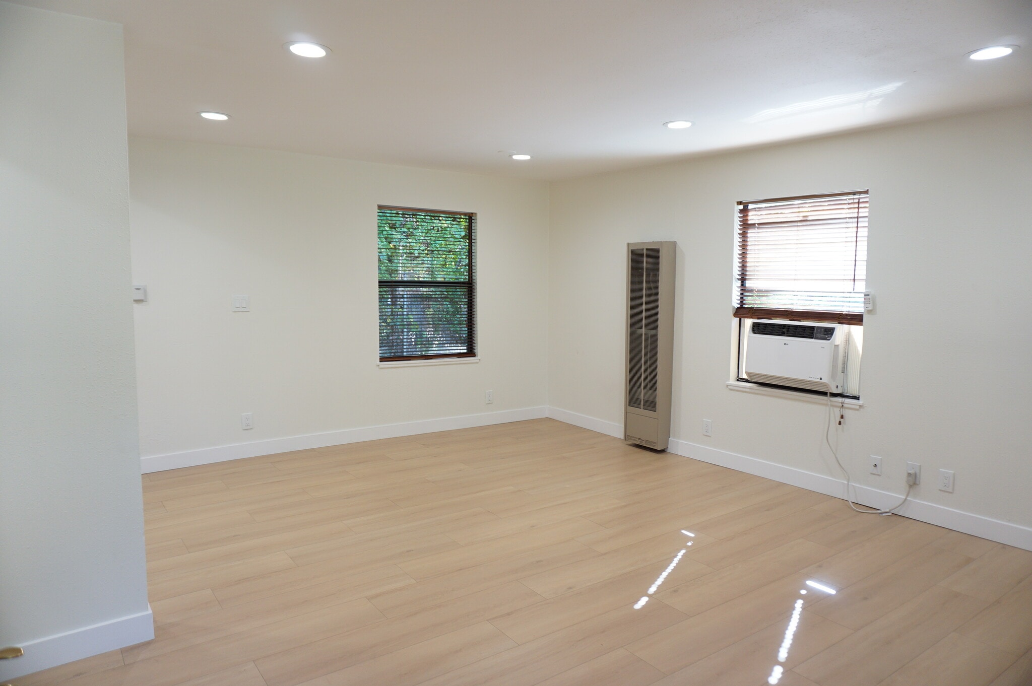 Building Photo - 3948 Pennsylvania Ave