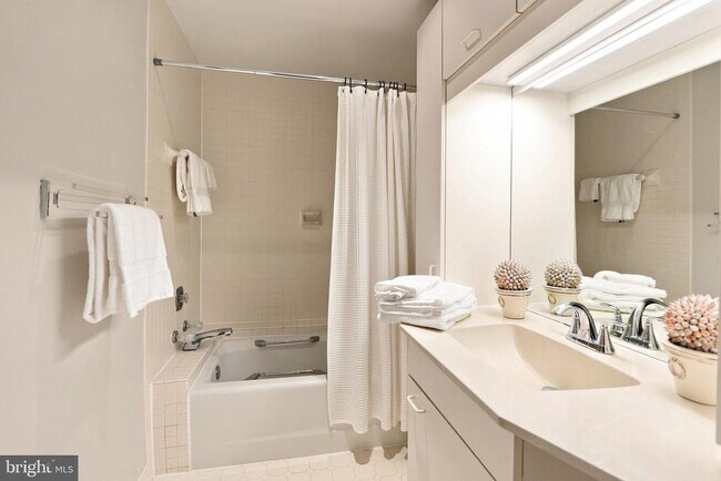 Building Photo - 6 Spa Creek Landing