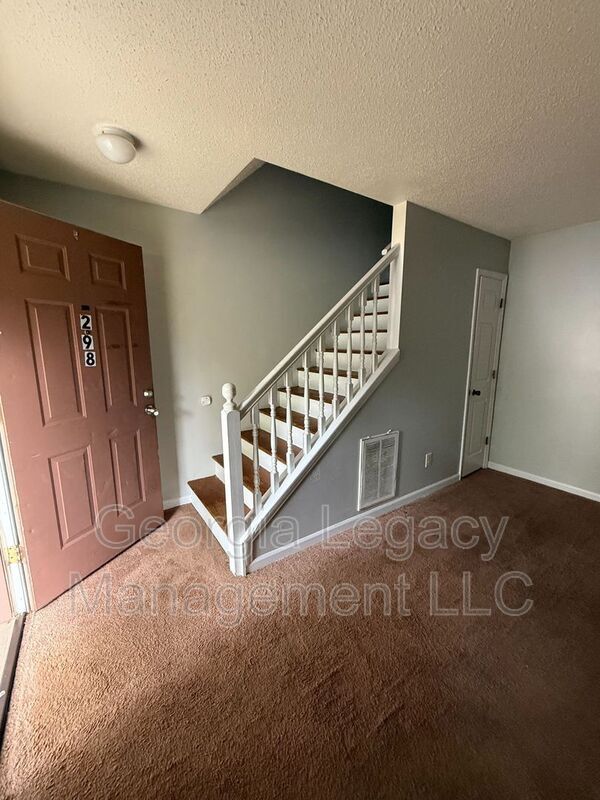 Building Photo - 298 Letourneau Dr