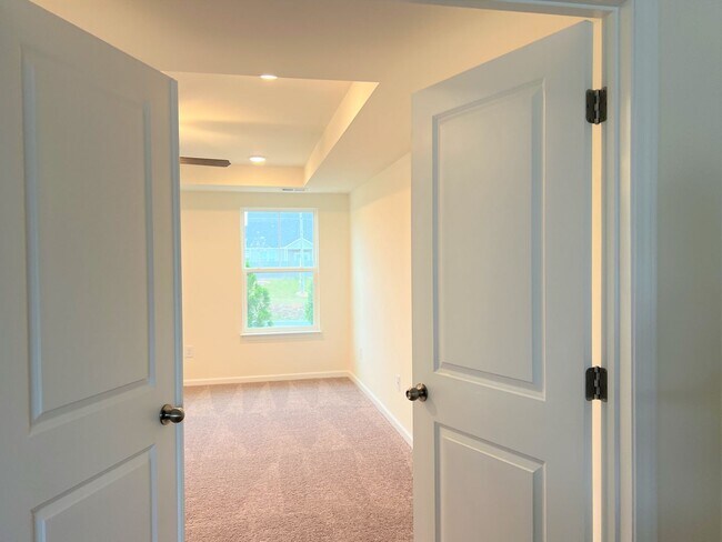 Building Photo - 6039 Haddington Dr
