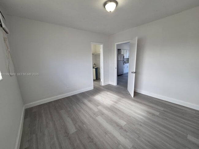 Building Photo - 1628 SW 7th St