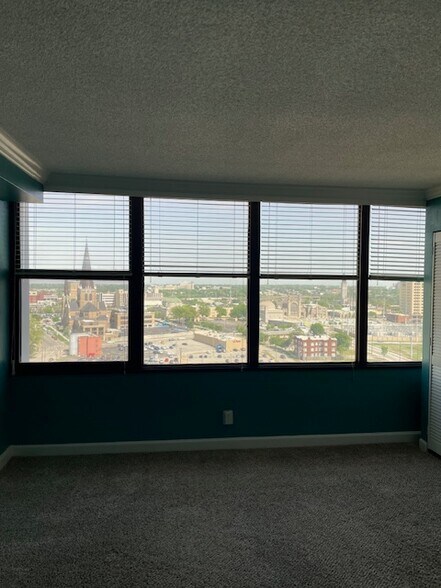 Cathedral View - 450 W 7th St