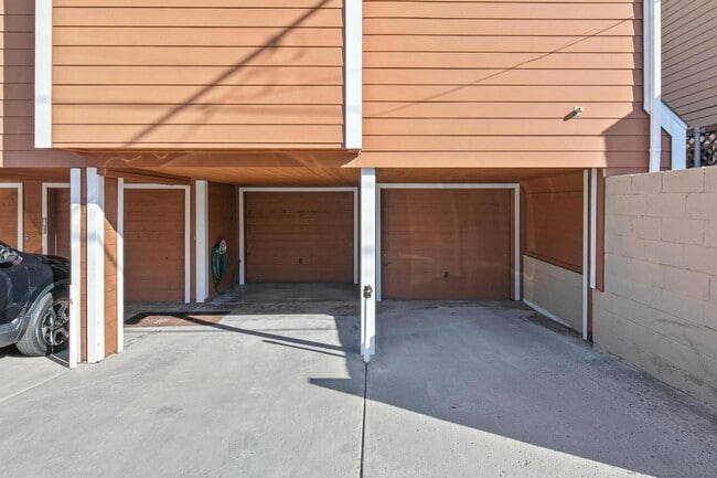 Building Photo - 714 G Ave