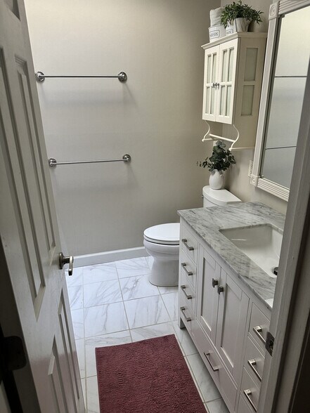 Building Photo - 6 Hunters Ridge Dr