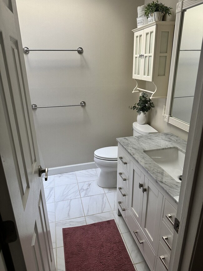 Building Photo - 6 Hunters Ridge Dr