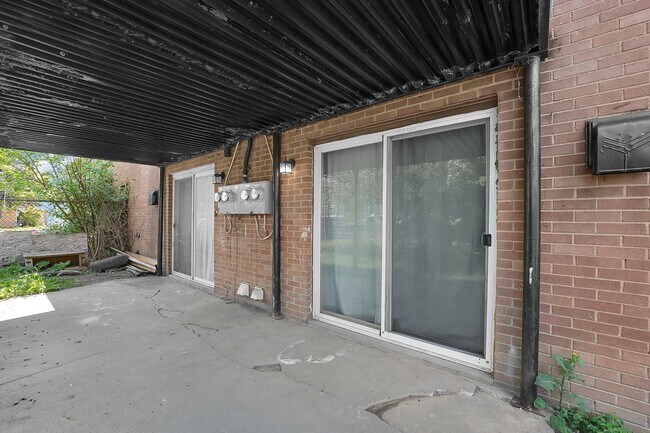 Building Photo - 841 Kingsford Rd