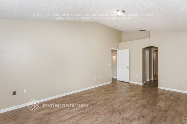Building Photo - 1755 McFarlane Ave