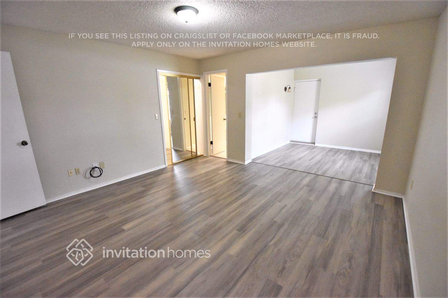 Building Photo - 427 Red Coat Ln