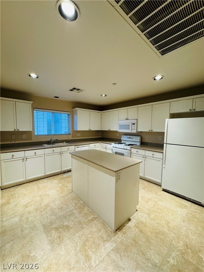 Building Photo - 9160 Dimpled Ct
