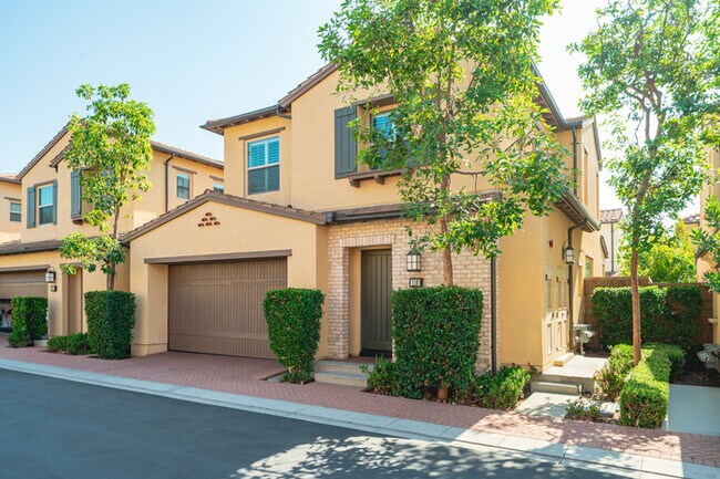 Building Photo - 110 Sugar Cane