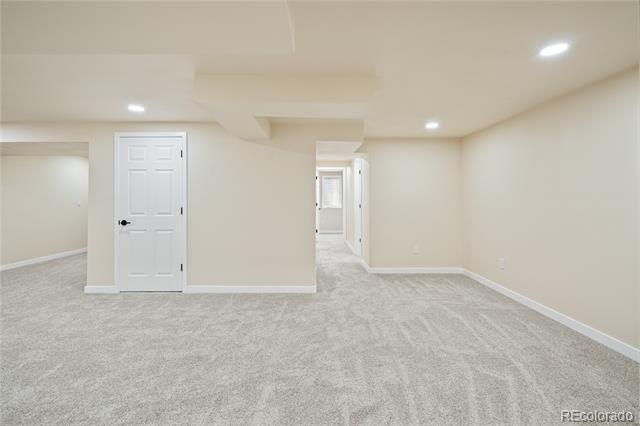 Building Photo - 5599 W Maplewood Pl